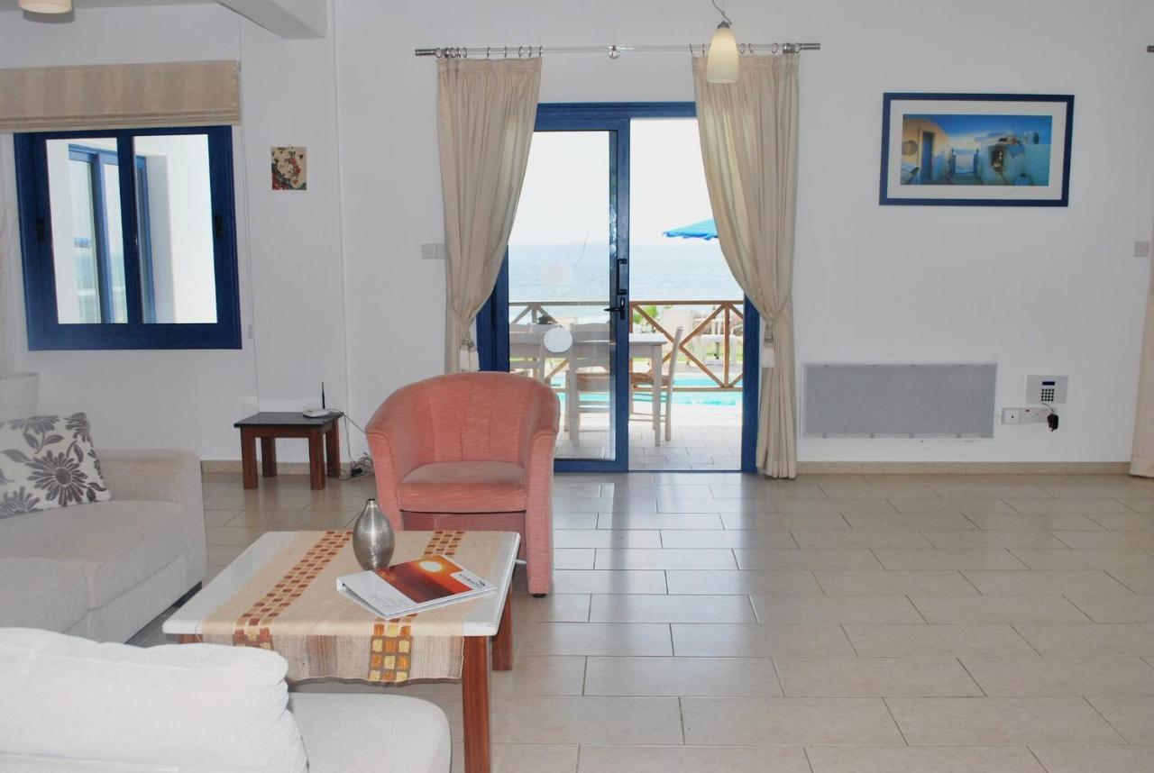 Sea Front Villa, Heated Private Pool, Amazing Location Paphos 323 คีสซอนเนกา ภายนอก รูปภาพ