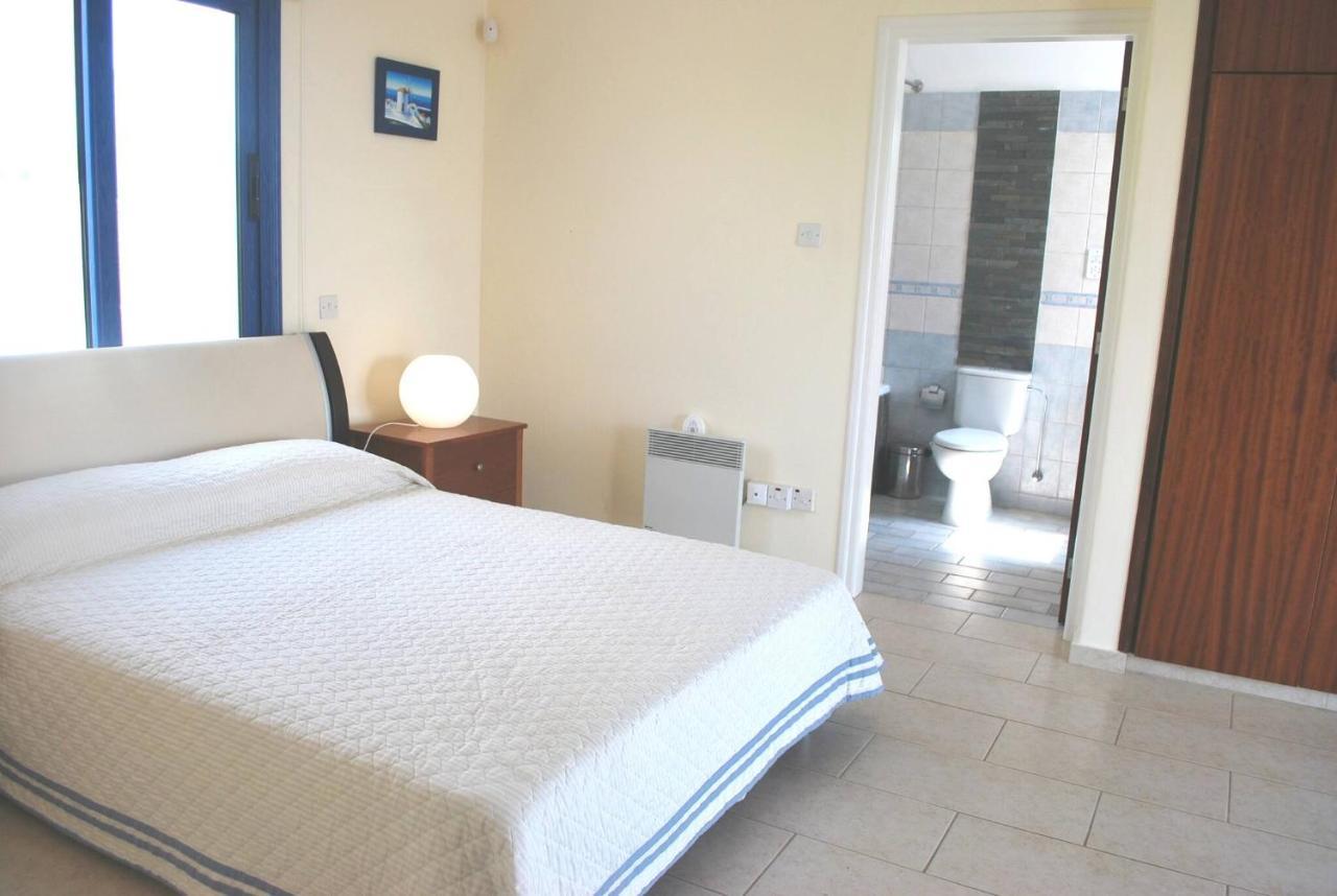 Sea Front Villa, Heated Private Pool, Amazing Location Paphos 323 คีสซอนเนกา ภายนอก รูปภาพ